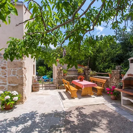 Holiday home Gemuetliches Steinhaus Nonna Stara Polje (Krk)